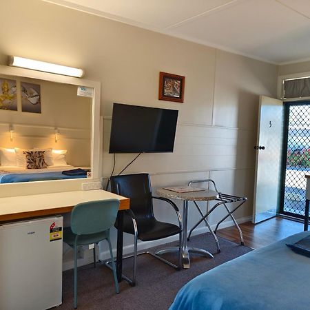 Donald Riverside Motel Bagian luar foto