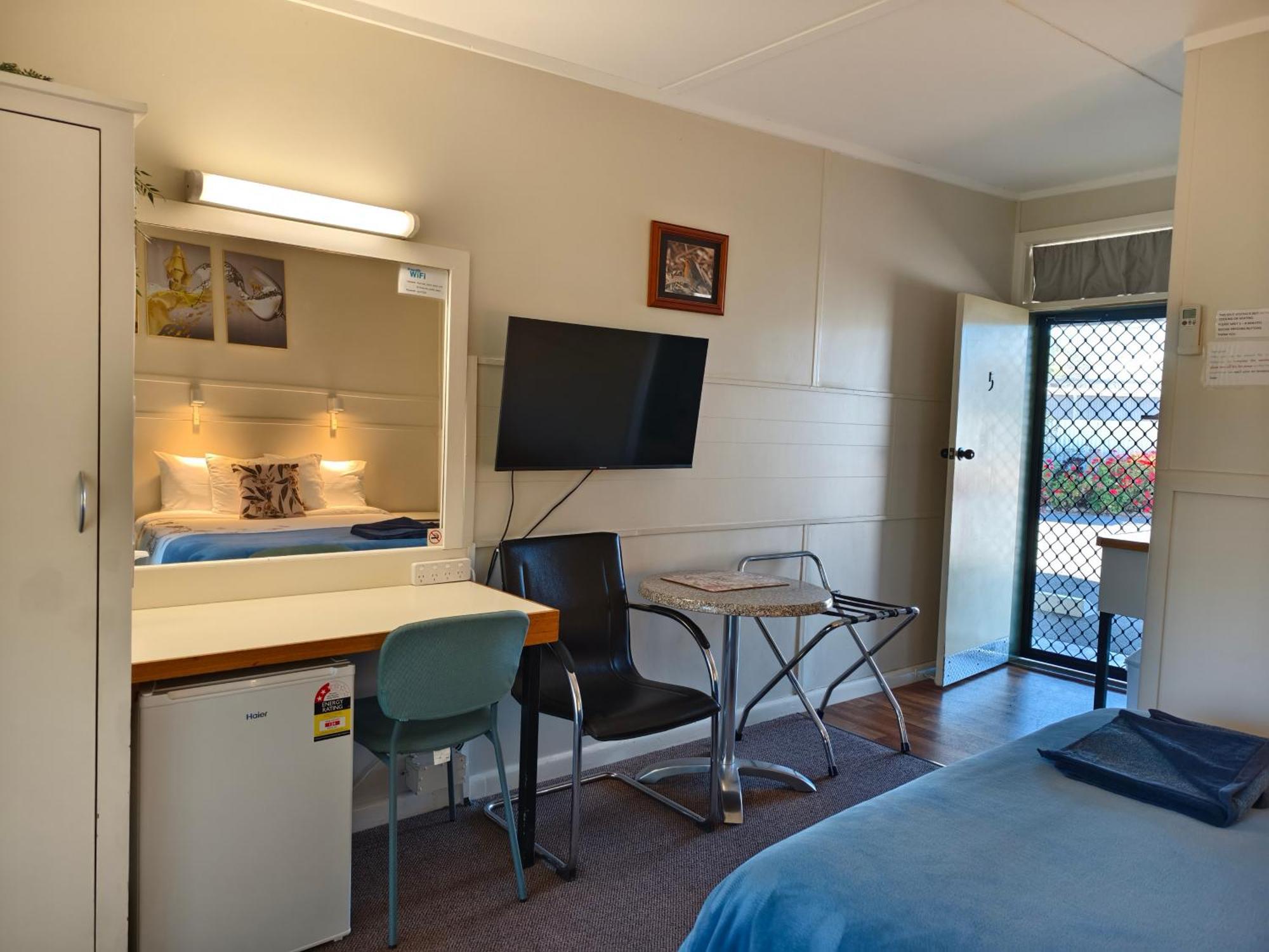 Donald Riverside Motel Bagian luar foto