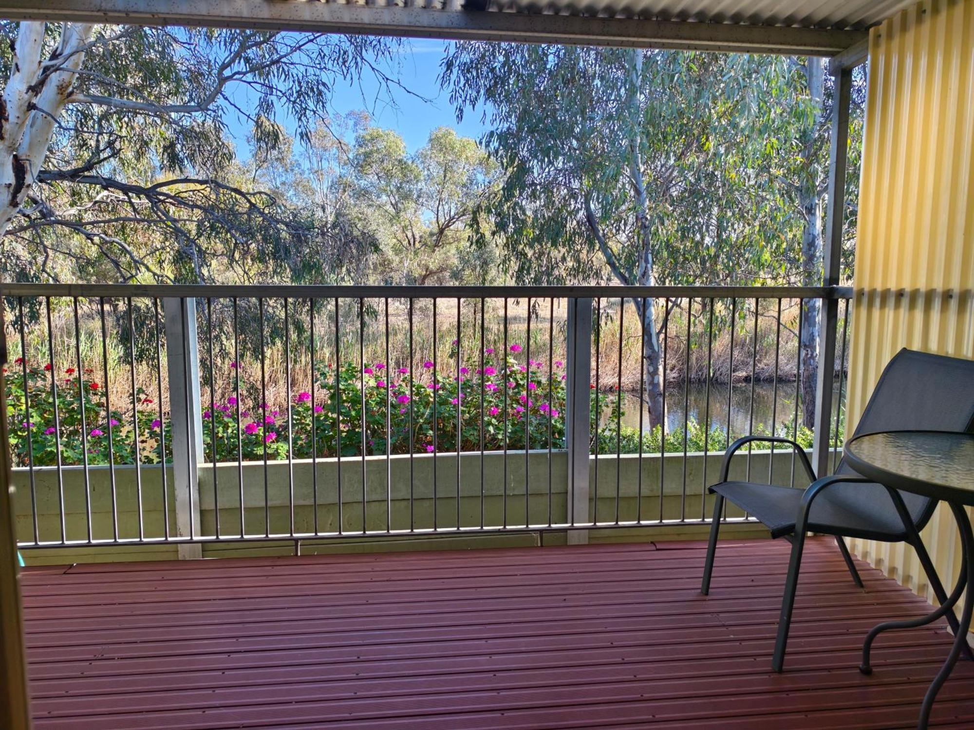 Donald Riverside Motel Bagian luar foto